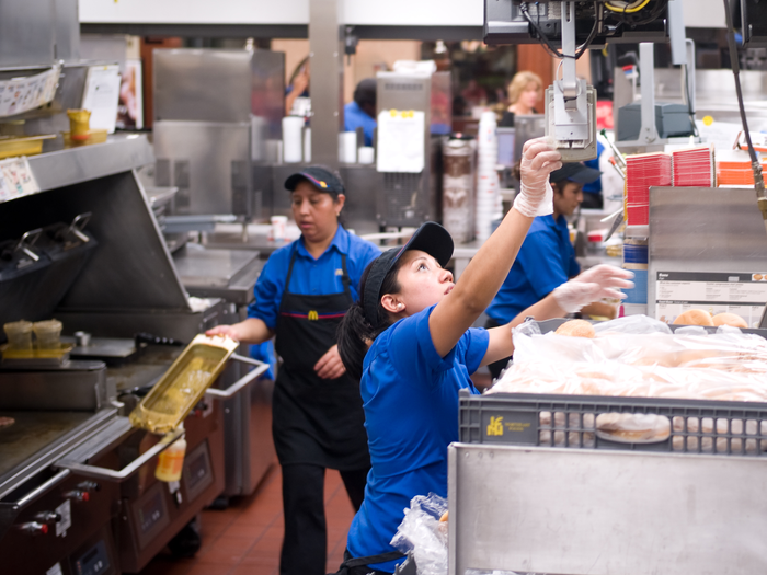 Speed-of-service drive-thru qsr kitchen
